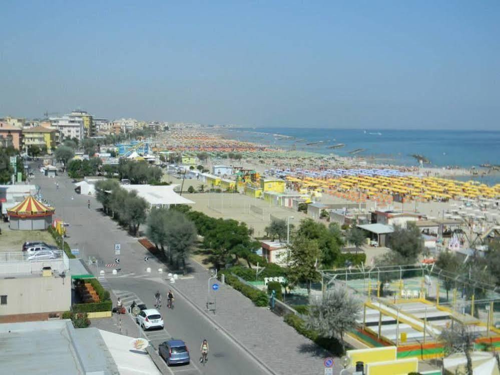 Hotel Euromar ริมินี ภายนอก รูปภาพ